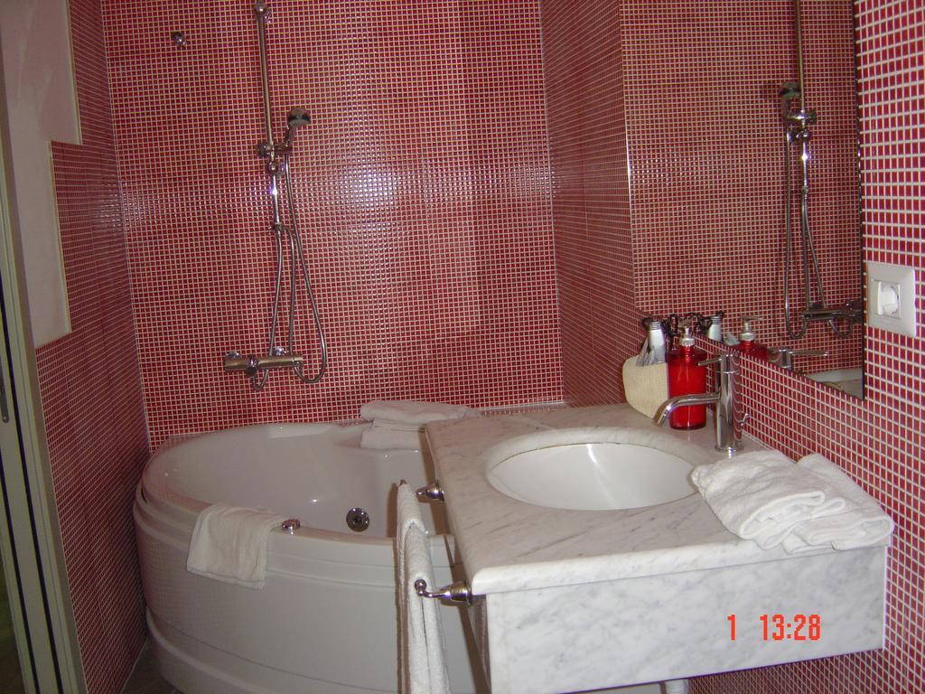 Bcomfort Hotel Cagliari Room photo